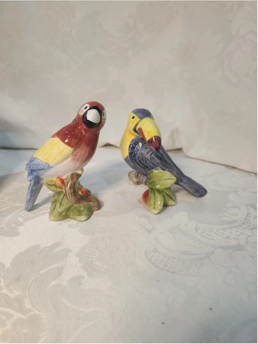 VTG Sakura Colorful Tucan and Parrot Birds Salt & Pepper Shakers 4 1/4